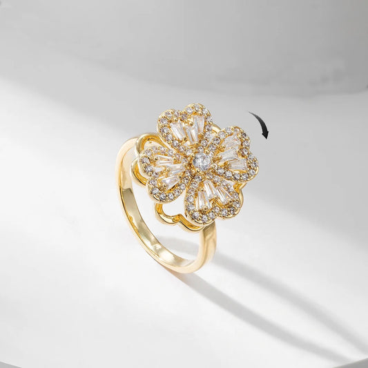 Magic Clover Adjustable Spinning Ring
