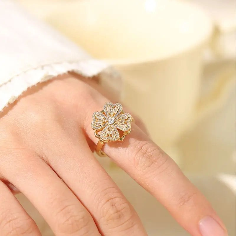 Magic Clover Adjustable Spinning Ring