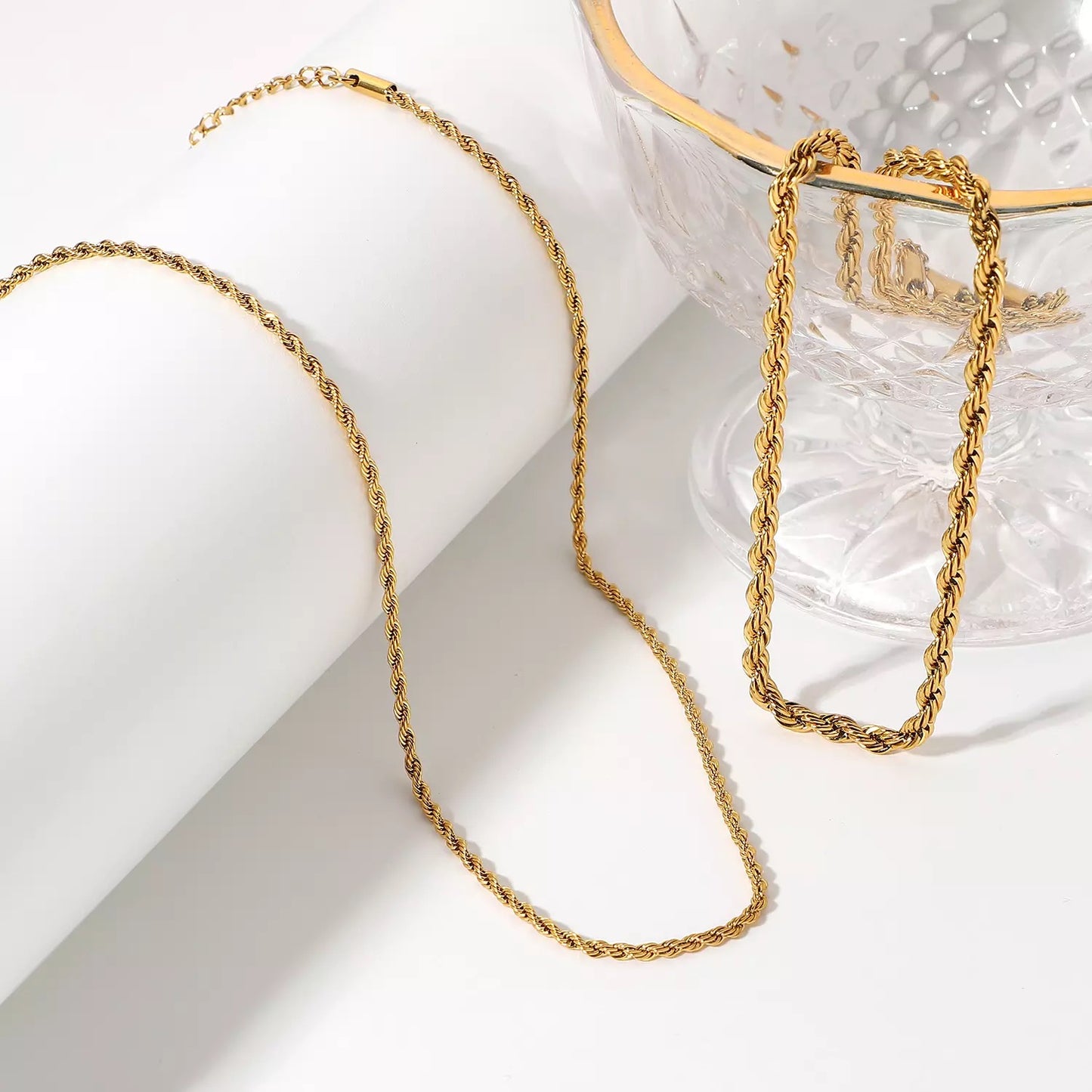 Dainty Tahiti Twist Necklace