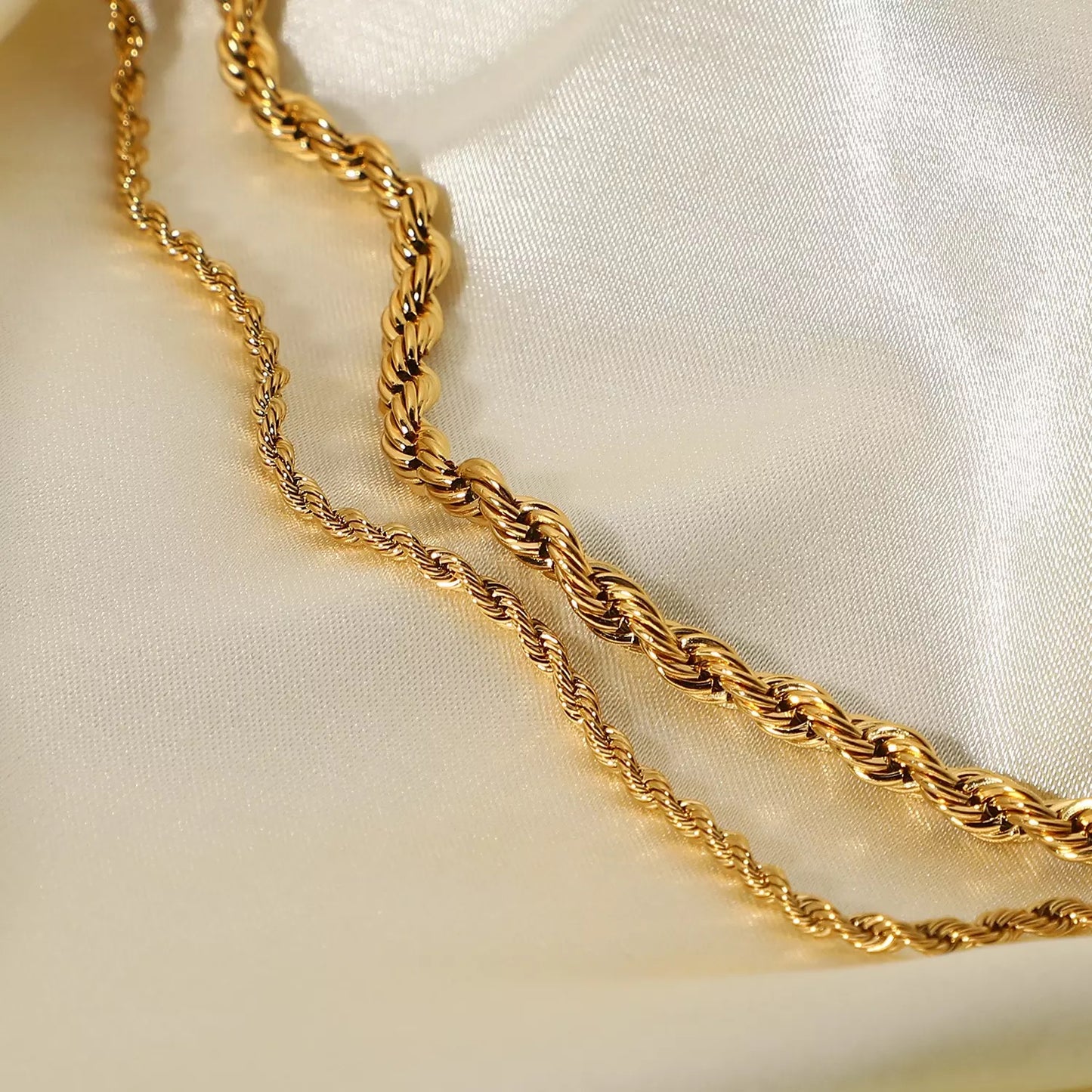 Dainty Tahiti Twist Necklace