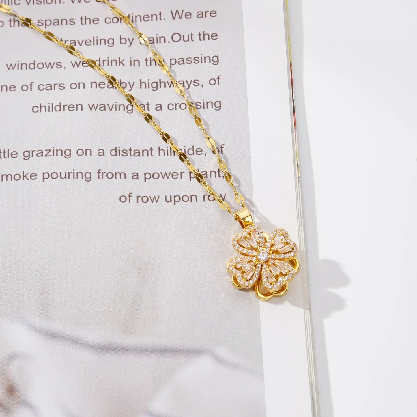 Gold Magic Clover Spinning Necklace